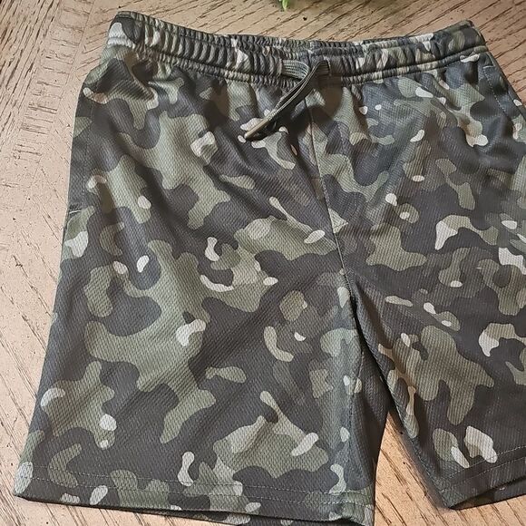 Camo Shorts size 7 Ideology - Picture 2 of 9